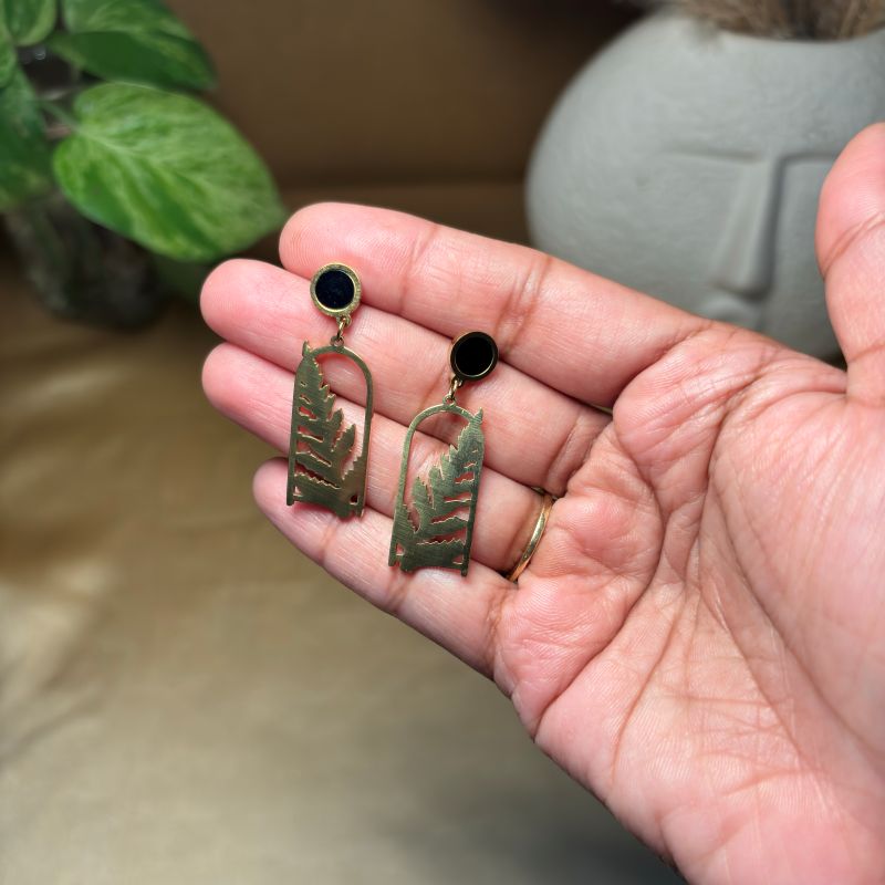 Leaf Frame Earring