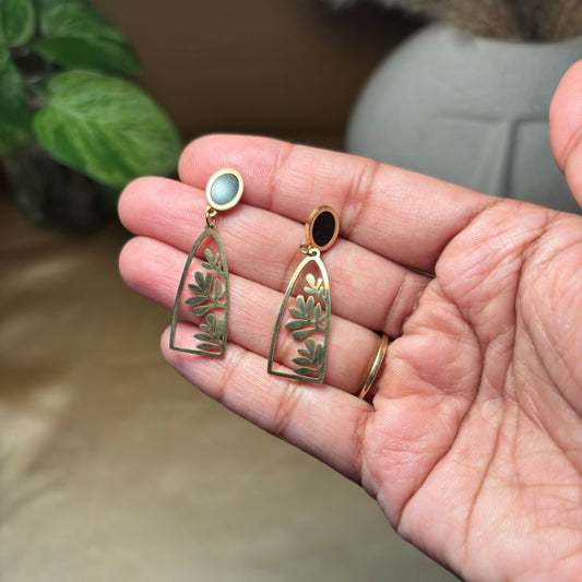 Leaf Frame Earring