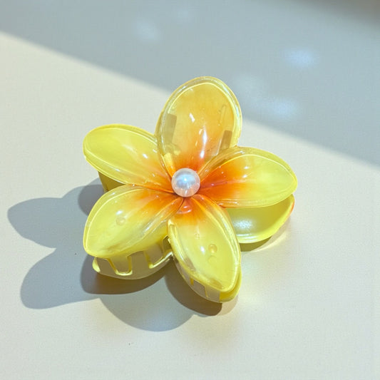 Flower claw clip